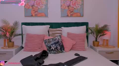 _kaylynn online show from November 18, 4:13 am