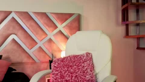 kelly online show from December 19, 1:36 pm