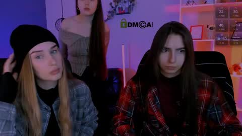 _kellykitten_ online show from April 22, 8:55 am