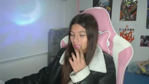 khloe sweet online show from February 2, 11:42 pm