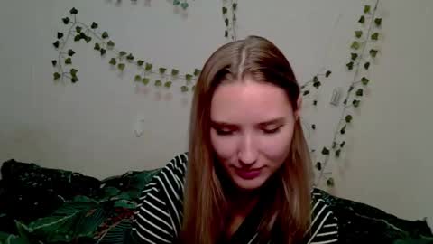 _kikiclark_ online show from November 7, 8:58 pm