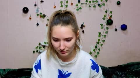 _kikiclark_ online show from January 17, 5:20 pm