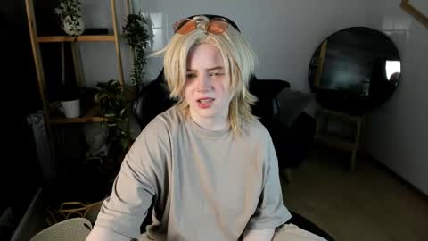 Li online show from September 13, 8:50 pm