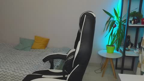 Molly   online show from January 16, 7:10 pm