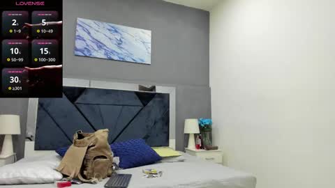 Lauralove online show from September 22, 7:45 pm