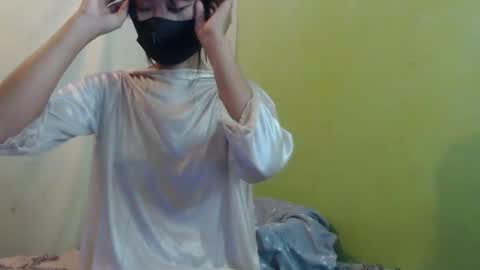 _lilies_gigi_ online show from March 1, 11:15 pm