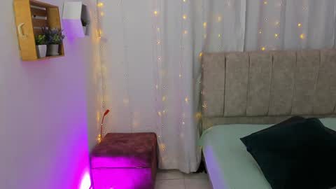 Ivy 3 online show from January 30, 7:59 pm