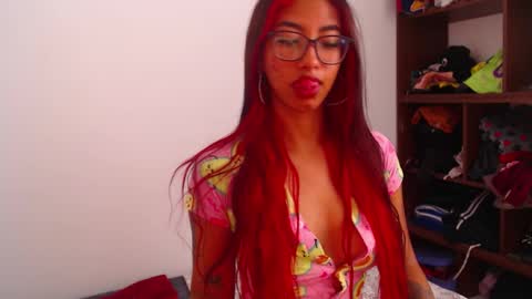 _loreana_ online show from October 13, 1:36 pm