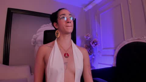  Luna  online show from January 14, 10:44 pm