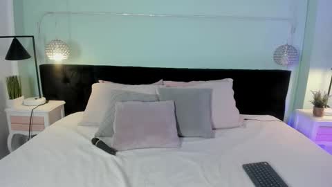 _maccaa_ online show from September 15, 7:32 pm