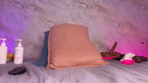 Maddy online show from October 7, 12:20 pm