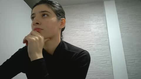 Mia-foster online show from November 9, 3:13 am