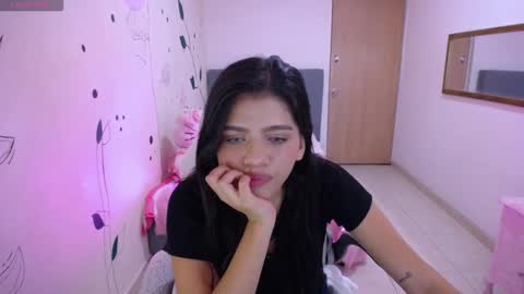Mia online show from February 5, 3:13 am