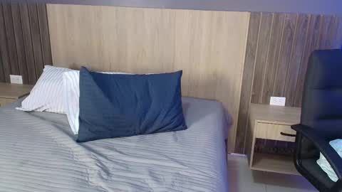 _miamiller_ online show from February 26, 8:24 pm