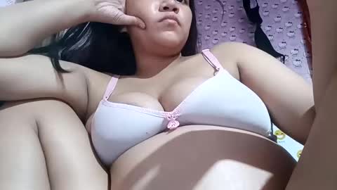 _milkytitsmomxx_ online show from March 10, 4:57 pm