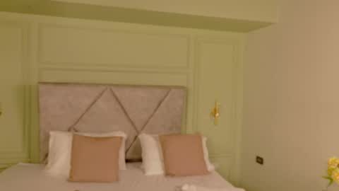 kimberley cruz online show from April 18, 12:29 pm