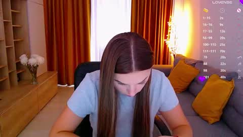 Mia online show from October 11, 9:58 am