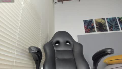 _molly_rosse_ online show from April 9, 11:59 am