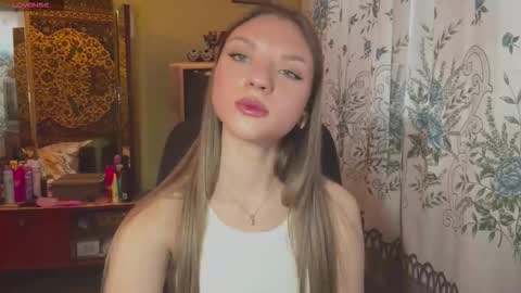 Mona online show from February 7, 1:26 pm