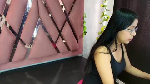 Nana online show from July 27, 1:30 pm