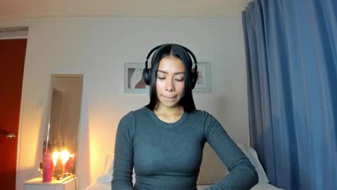 independent model natha online show from February 27, 7:12 am