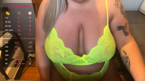 M online show from December 28, 1:28 pm