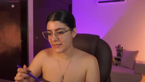 NiniHelp me by giving my show a thumbs up online show from June 3, 11:21 pm