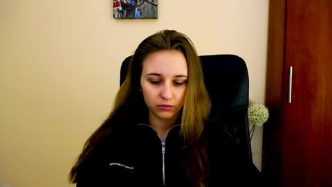 Nica online show from January 6, 1:08 pm