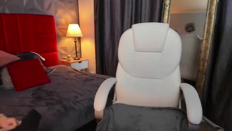 _nicoletteshea_ online show from January 23, 9:39 pm