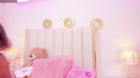  ninafox online show from April 13, 8:53 pm