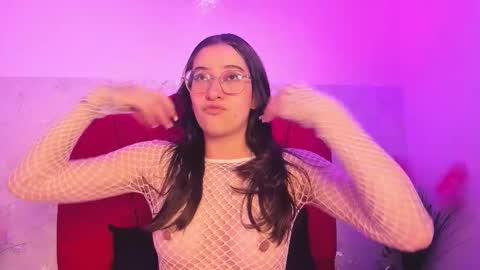 Pau online show from February 9, 12:40 pm