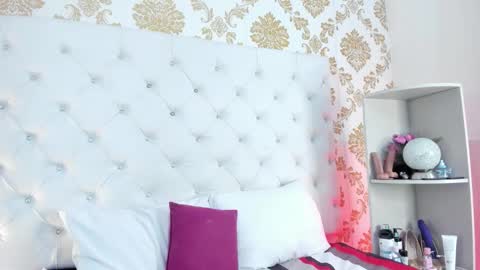 pinki online show from February 4, 2:14 am