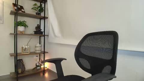 Sassy Girl online show from March 13, 6:09 pm