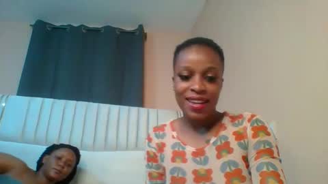 _sassydiva_ online show from November 19, 11:32 am