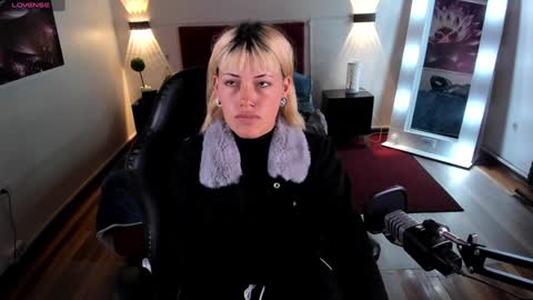 _sharlotte777 online show from January 17, 2:39 pm