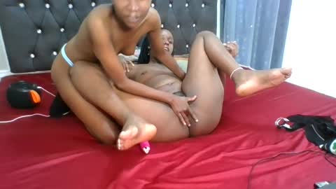 _sweetebony_r online show from June 23, 7:17 am