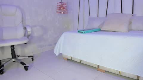 Rousse  online show from February 16, 7:05 pm