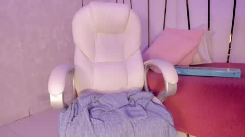 Rousse  online show from February 18, 7:21 pm