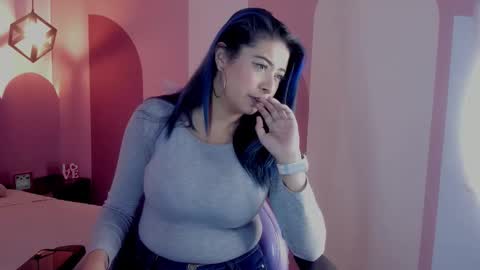 _valeryboobs_ online show from December 18, 1:16 pm