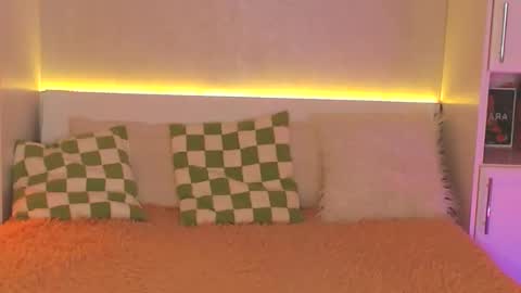 Lea online show from February 13, 5:33 pm