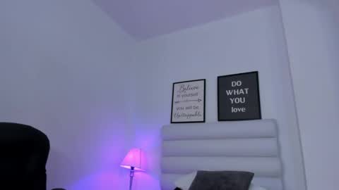 abbey_walker online show from April 18, 11:24 am