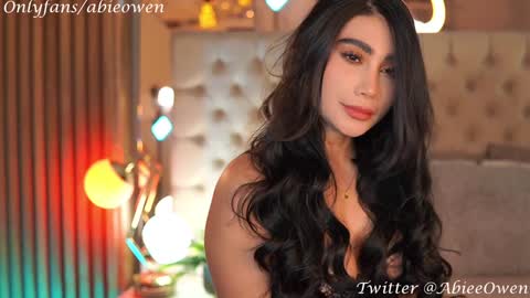 abie_owen online show from December 19, 12:13 am