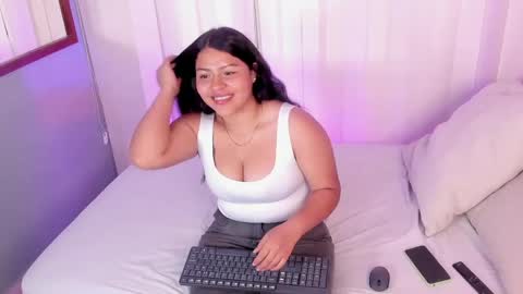 abigail_martines online show from April 21, 12:34 pm