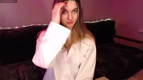 Abigail online show from April 5, 6:18 pm