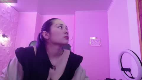 Adaira online show from November 8, 4:06 am