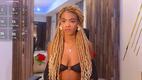 adarasmiith online show from November 18, 1:12 pm