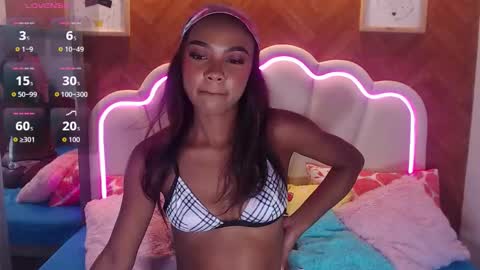 adarose_ online show from March 13, 8:26 am