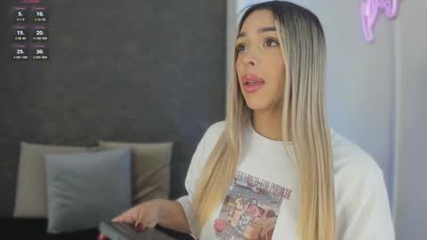 A D D I S O N  online show from February 7, 7:38 pm