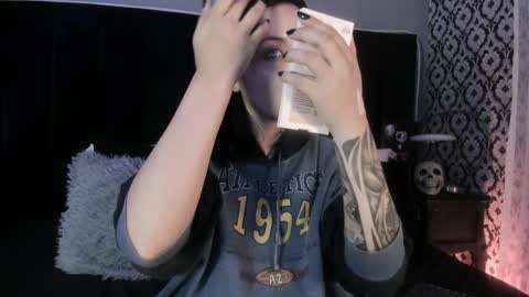 Ade  online show from March 27, 8:09 pm