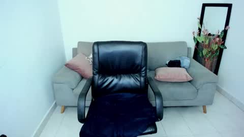 Carolina online show from December 4, 11:23 am